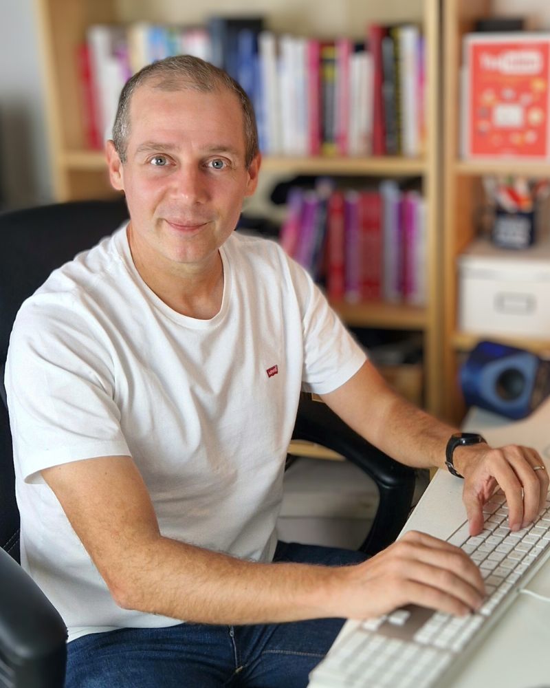 Jean-Baptiste Viet à son bureau